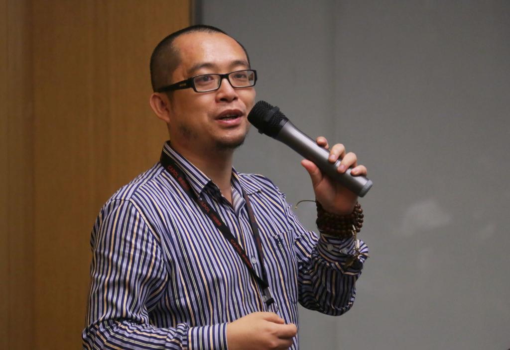 集团副总裁,建筑产品研究院院长江泓介绍微演讲的缘起及定位